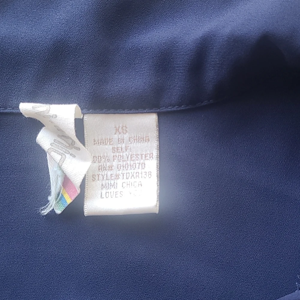 Blouse - Picture 2 of 3
